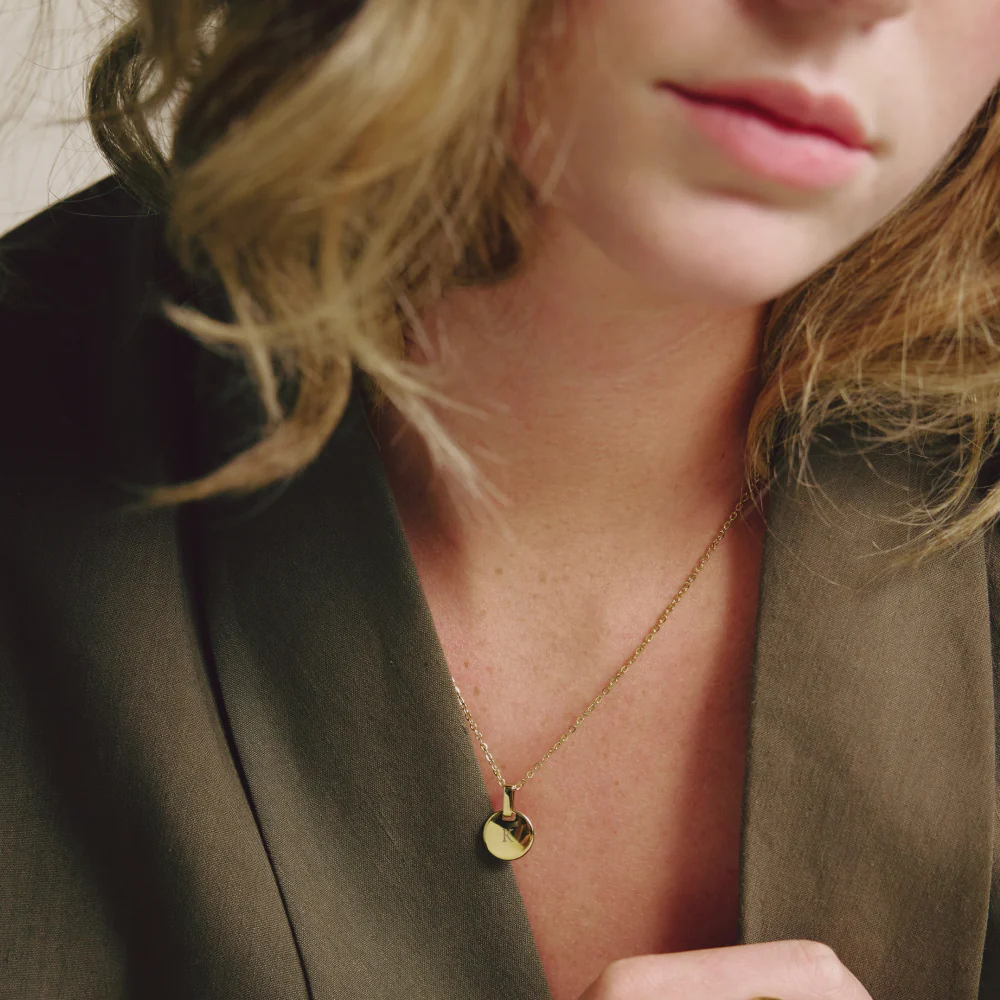 Engravable Round Pendant Gold - Image 7